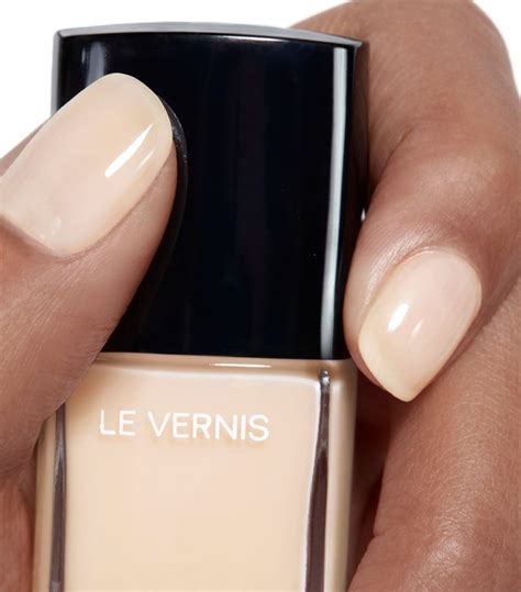 le vernis longwear nails.